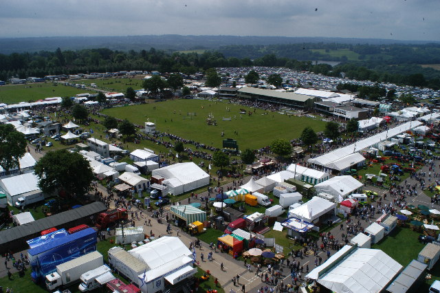 SHOWGROUND SHOWGROUND